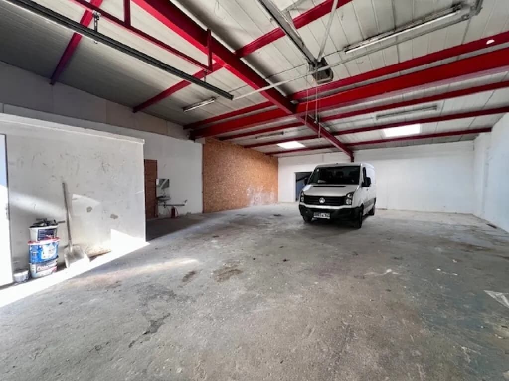 Gewerbeimmobilie mieten in Graz – 200 m², € 5