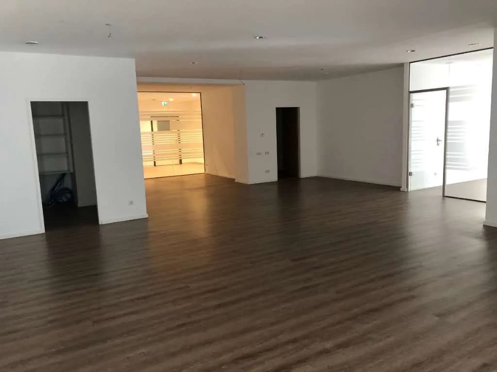 Gewerbeimmobilie mieten in Zell am See – 300 m² – Bild 2 von 5