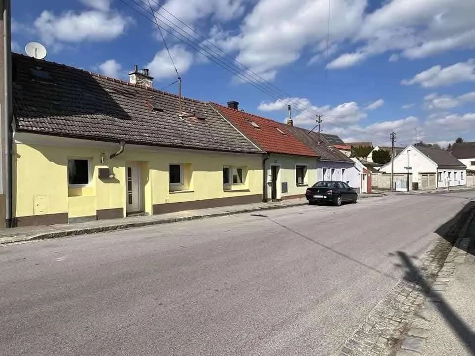 4-Zimmer-Haus mieten in Mistelbach – 150 m², € 870 – Bild 1 von 21