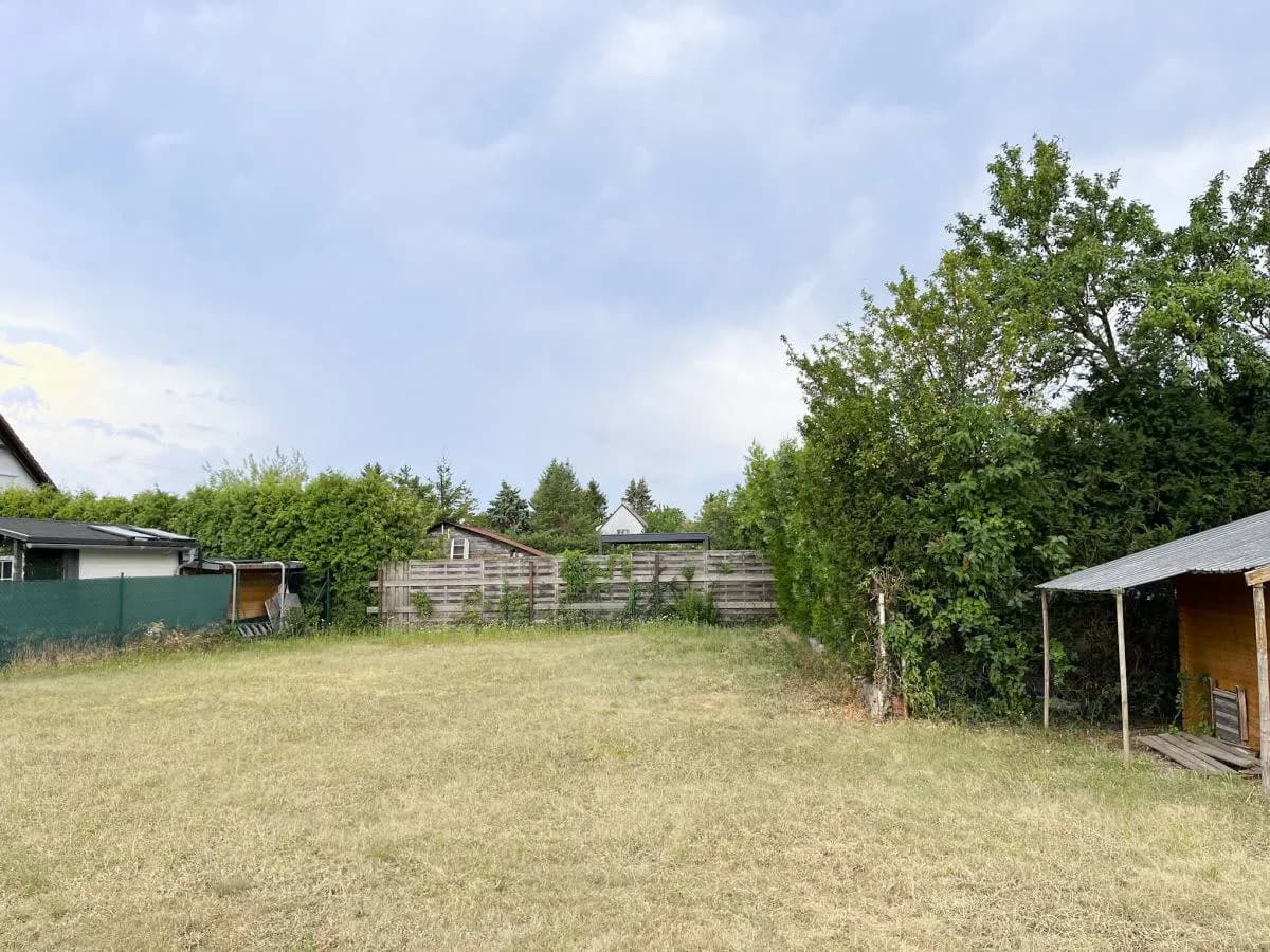 Grundstück kaufen in Wiener Neustadt Land – 868 m², € 225.000 – Bild 1 von 7
