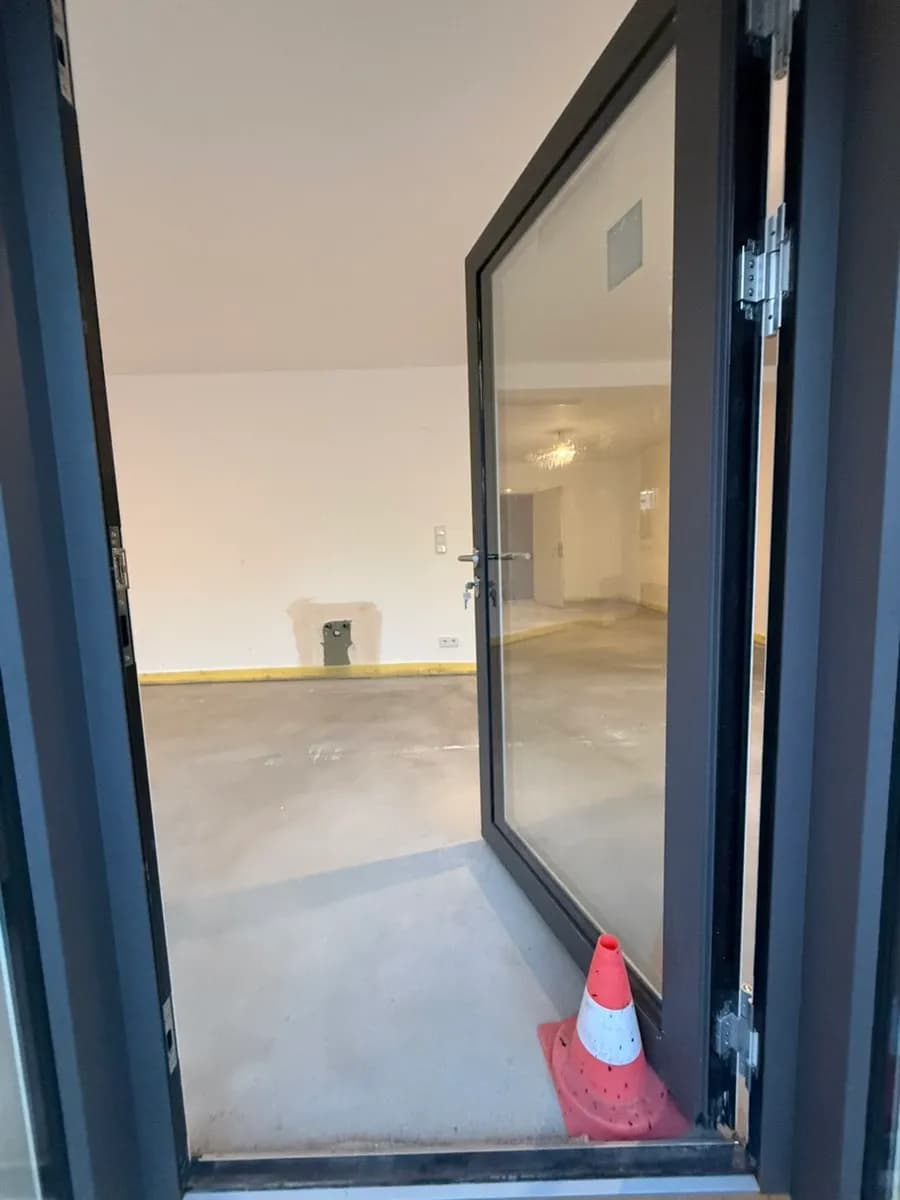 4-Zimmer-Gewerbeimmobilie mieten in Wels – 120 m², € 1.899 – Bild 2 von 8
