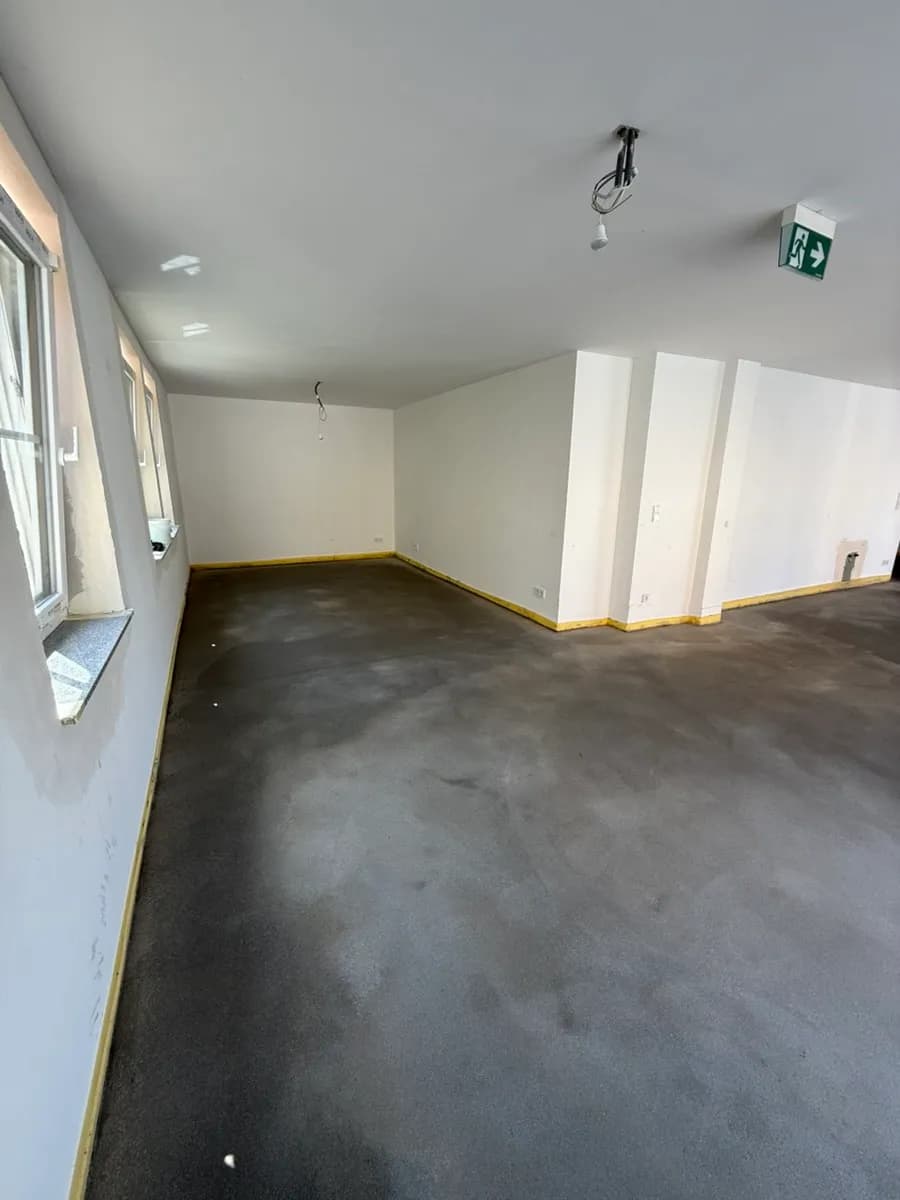 4-Zimmer-Gewerbeimmobilie mieten in Wels – 120 m², € 1.899 – Bild 4 von 8