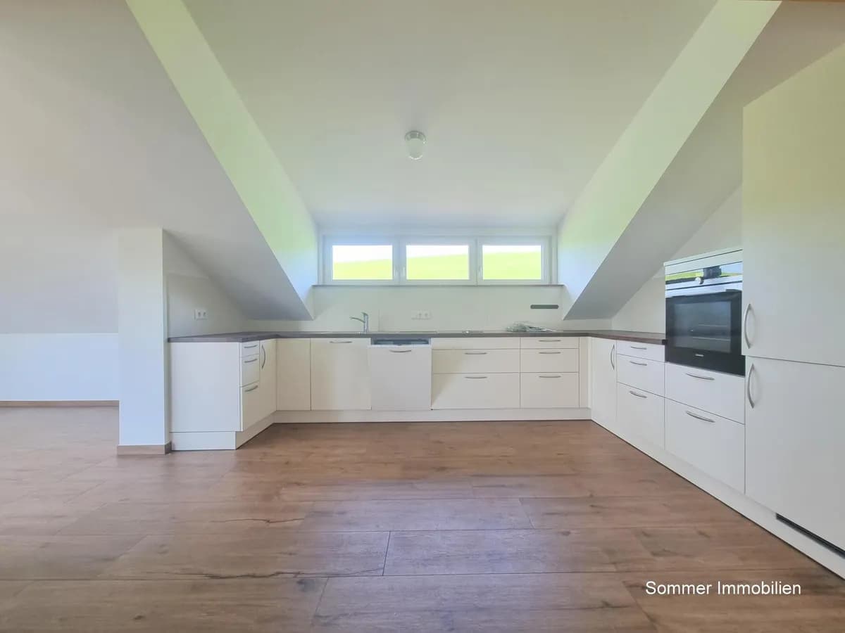 4-Zimmer-Wohnung mieten in Salzburg-Umgebung – 101 m², € 1.820 – Bild 2 von 9
