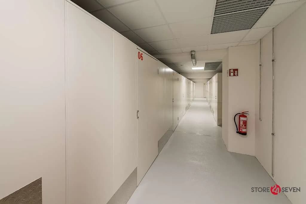 Immobilie mieten in Bruck-Mürzzuschlag – 325 m², € 17 – Bild 1 von 6