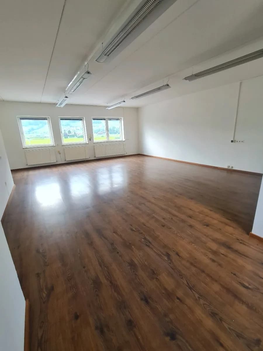2-Zimmer-Gewerbeimmobilie mieten in Schwaz – 70 m², € 700 – Bild 4 von 10