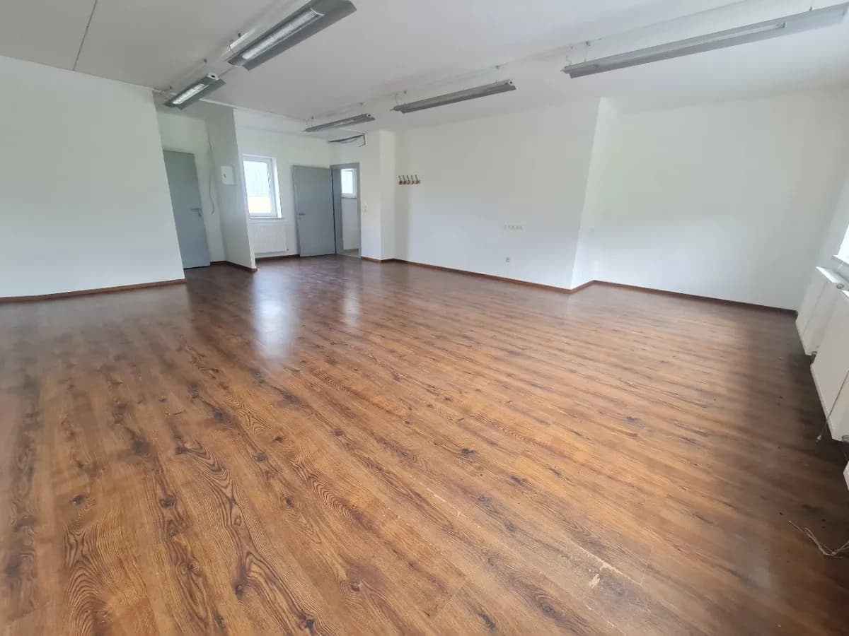 2-Zimmer-Gewerbeimmobilie mieten in Schwaz – 70 m², € 700 – Bild 5 von 10