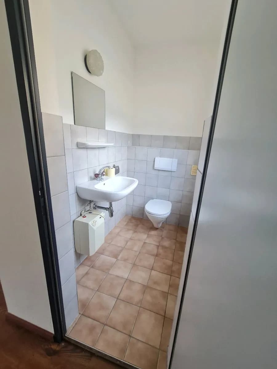2-Zimmer-Gewerbeimmobilie mieten in Schwaz – 70 m², € 700 – Bild 7 von 10