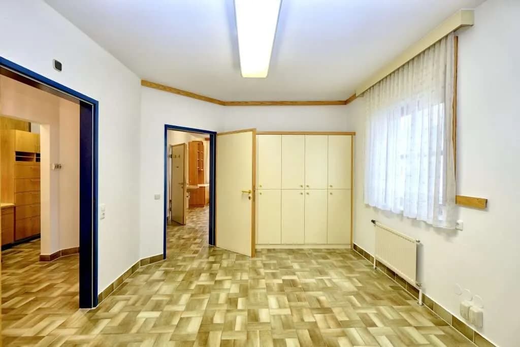 5-Zimmer-Gewerbeimmobilie mieten in Oberpullendorf – 109 m², € 498 – Bild 2 von 10