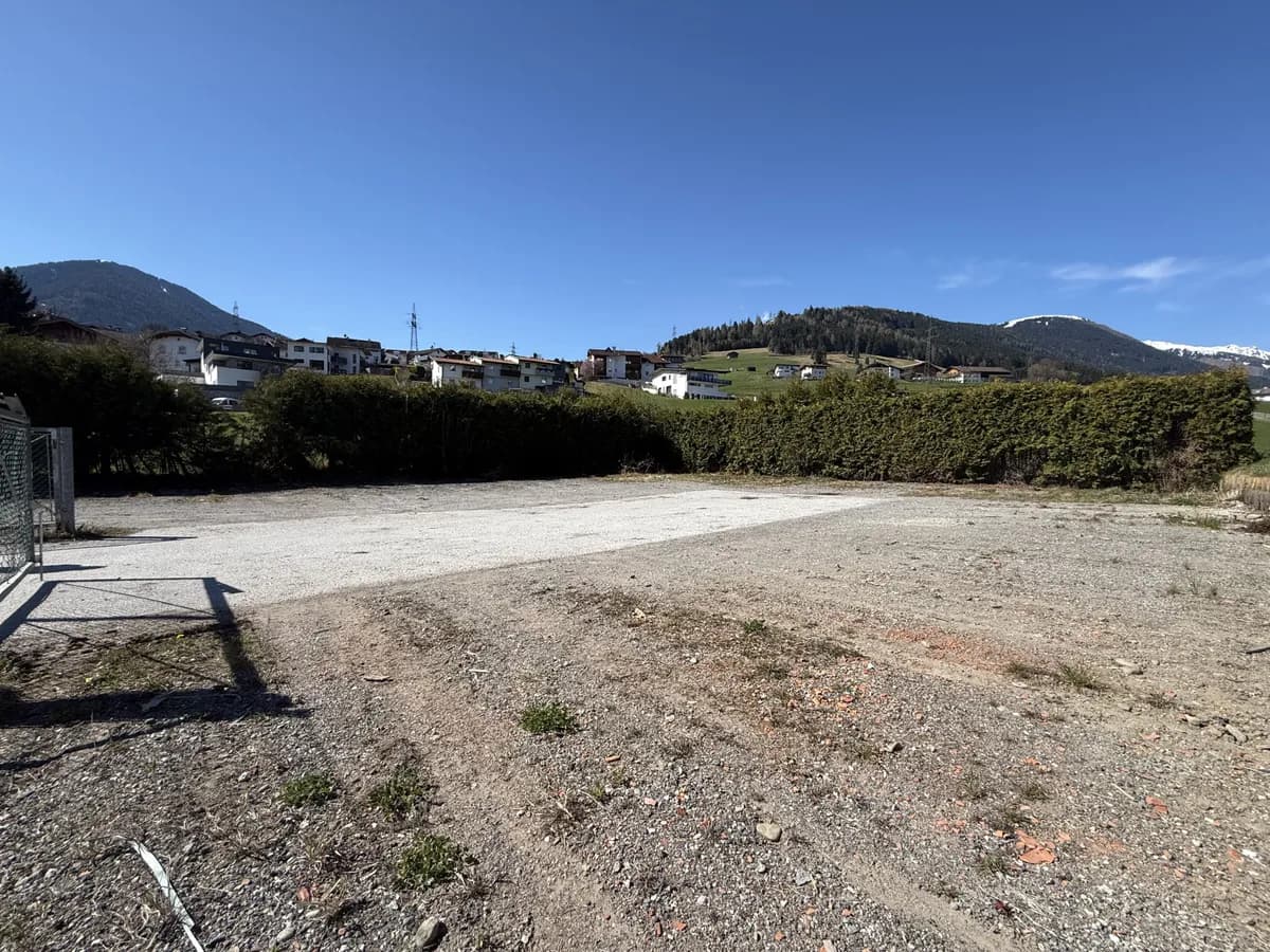 Grundstück mieten in Innsbruck-Land – 650 m², € 591 – Bild 2 von 2