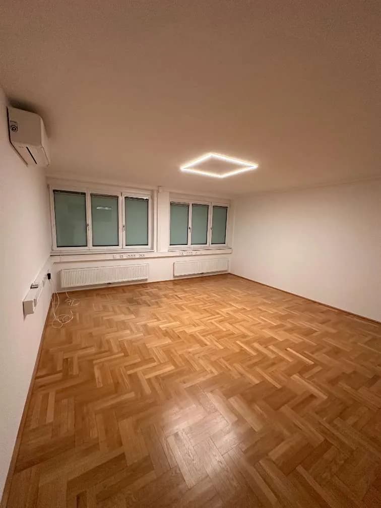 1-Zimmer-Gewerbeimmobilie mieten in Rohrbach – 30 m², € 325 – Bild 2 von 7