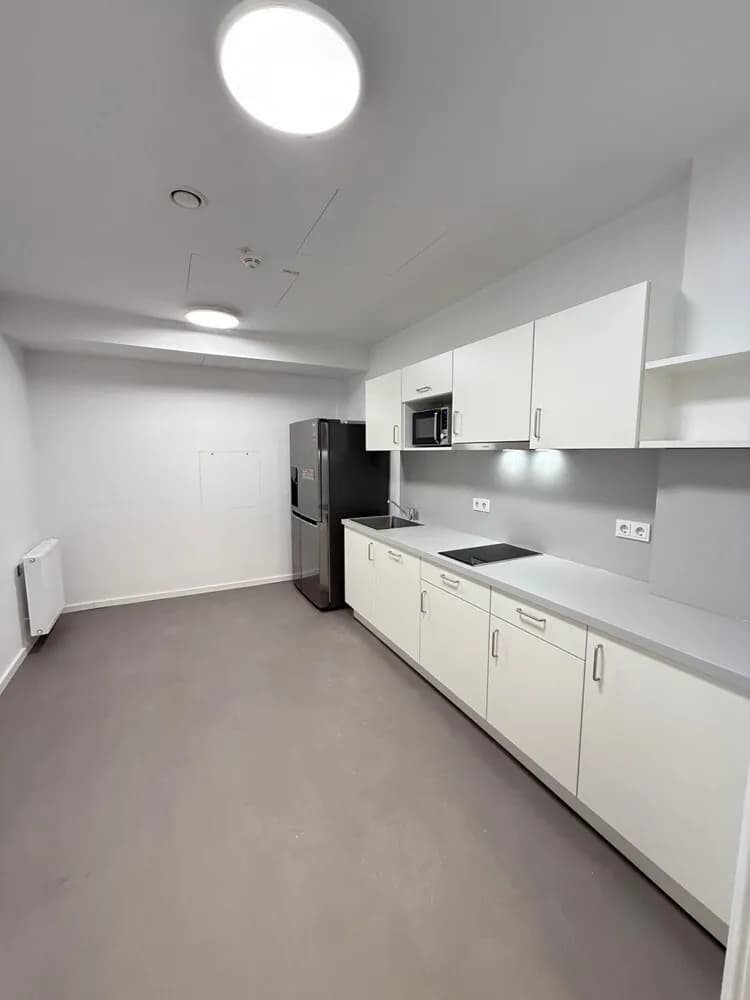 Gewerbeimmobilie mieten in Wien – 385 m², € 28 – Bild 13 von 16