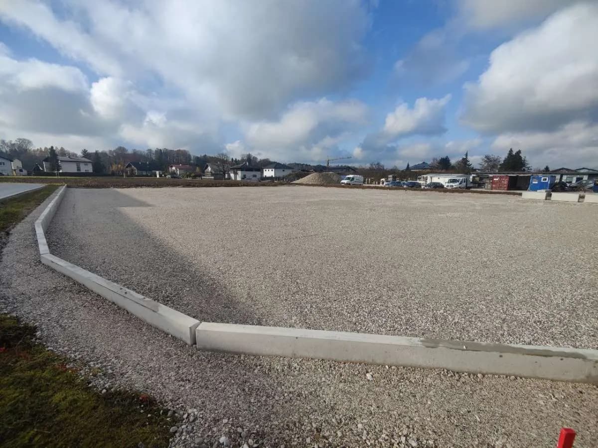 Immobilie mieten in Gmunden – 2 200 m² – Bild 2 von 8