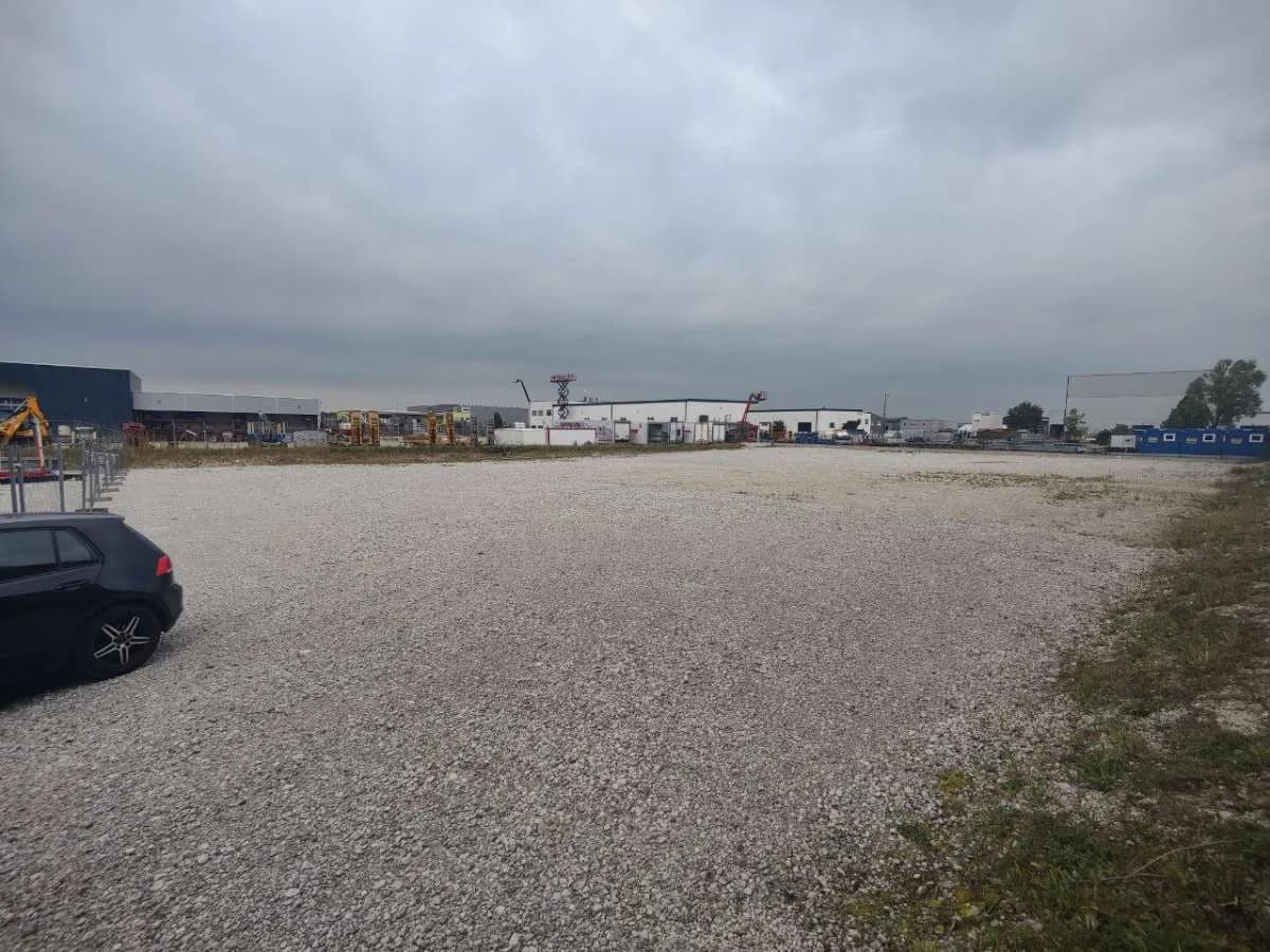 Immobilie mieten in Gmunden – 2 200 m² – Bild 4 von 8