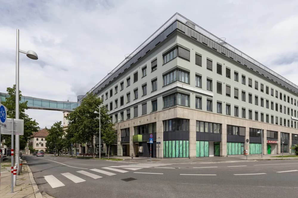 Gewerbeimmobilie mieten in Wien – 1 316 m², € 13 – Bild 1 von 11