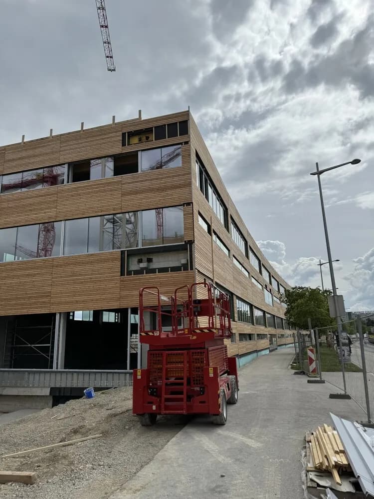 Gewerbeimmobilie mieten in Wien – 9 000 m², € 18 – Bild 3 von 10