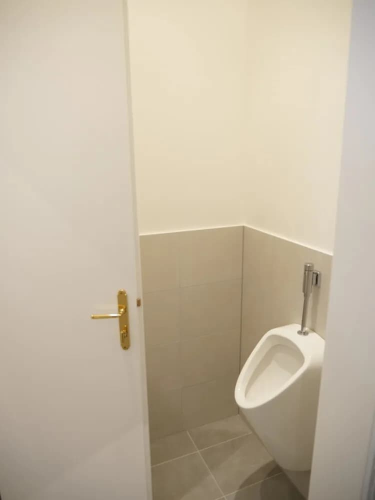 Gewerbeimmobilie mieten in Wien – 190 m², € 19 – Bild 11 von 14
