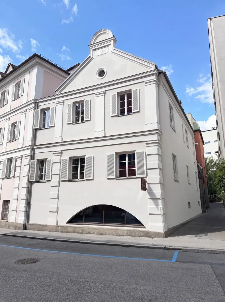 8-Zimmer-Gewerbeimmobilie mieten in Innsbruck – 215 m², € 5.664 – Bild 1 von 9