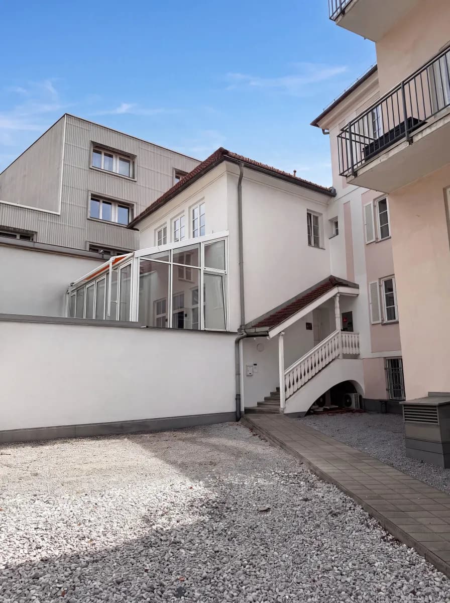 8-Zimmer-Gewerbeimmobilie mieten in Innsbruck – 215 m², € 5.664 – Bild 3 von 9