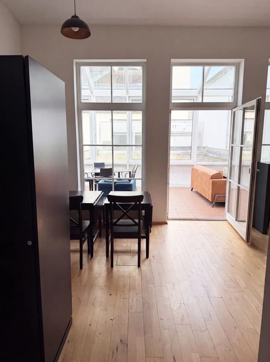 8-Zimmer-Gewerbeimmobilie mieten in Innsbruck – 215 m², € 5.664 – Bild 4 von 9