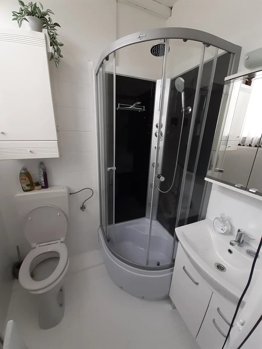 1-Zimmer-Wohnung mieten in Gmunden – 16 m², € 330 – Bild 2 von 7