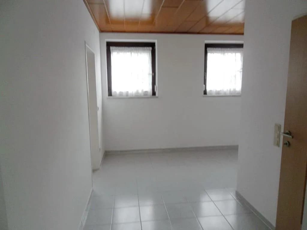 3-Zimmer-Wohnung mieten in Linz – 75 m², € 924 – Bild 2 von 8