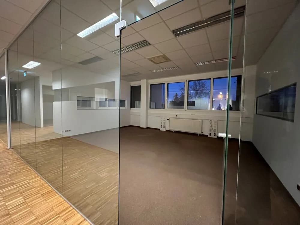 Gewerbeimmobilie mieten in Wien – 411 m², € 10 – Bild 7 von 8