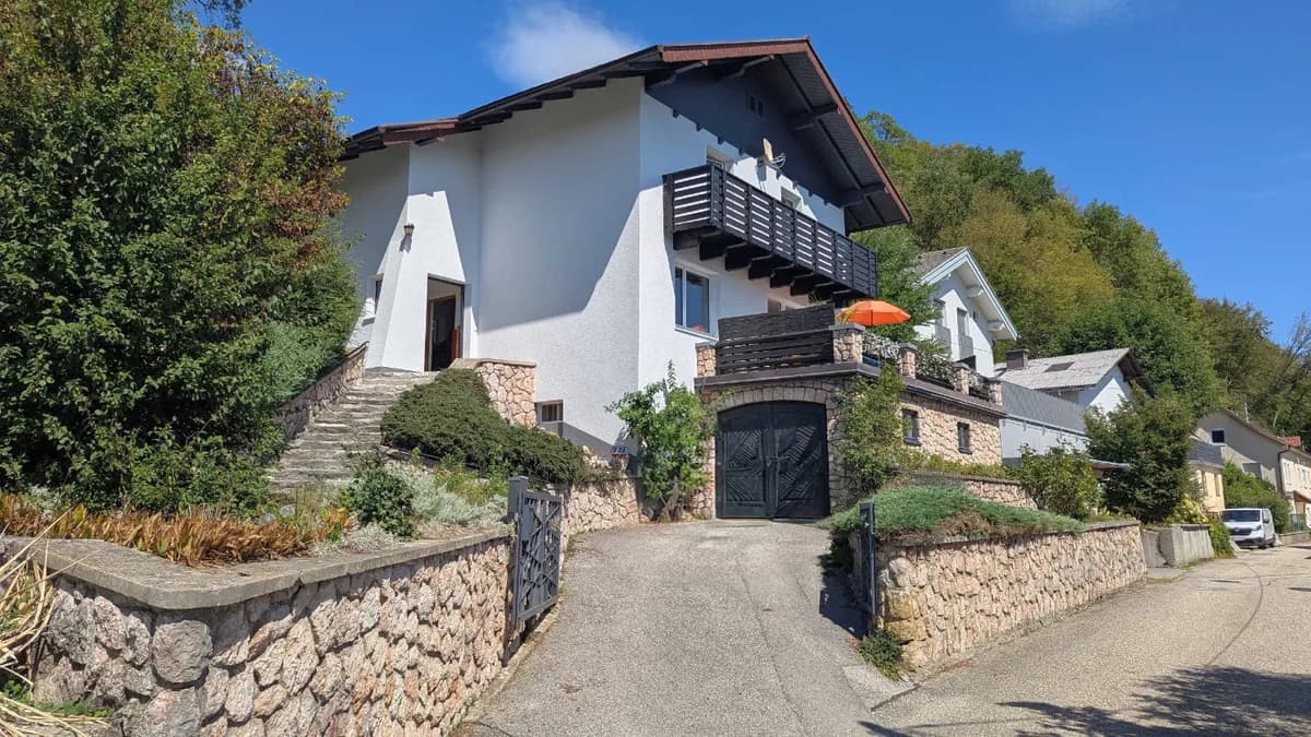5-Zimmer-Haus kaufen in Vöcklabruck – 133 m², € 449.000 – Bild 1 von 11