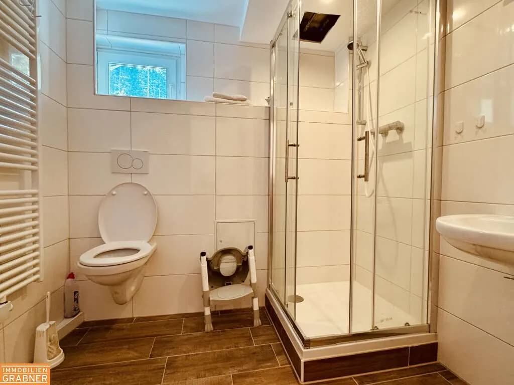 9-Zimmer-Immobilie kaufen in Gmunden – 165 m², € 1.270.000 – Bild 12 von 28