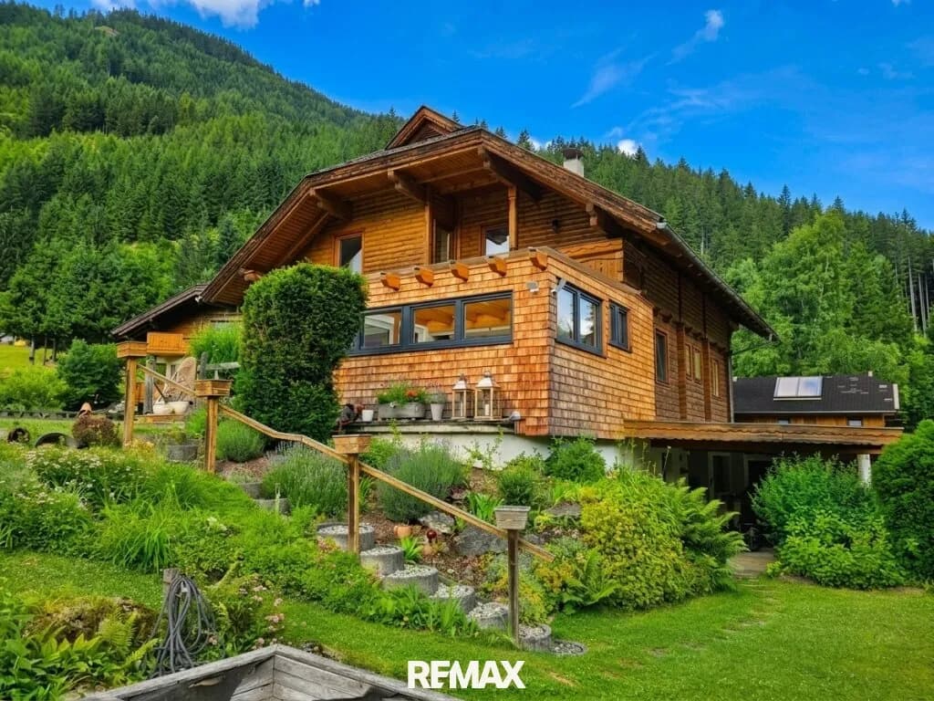 7-Zimmer-Haus kaufen in Feldkirchen – 242 m², € 399.000 – Bild 1 von 24