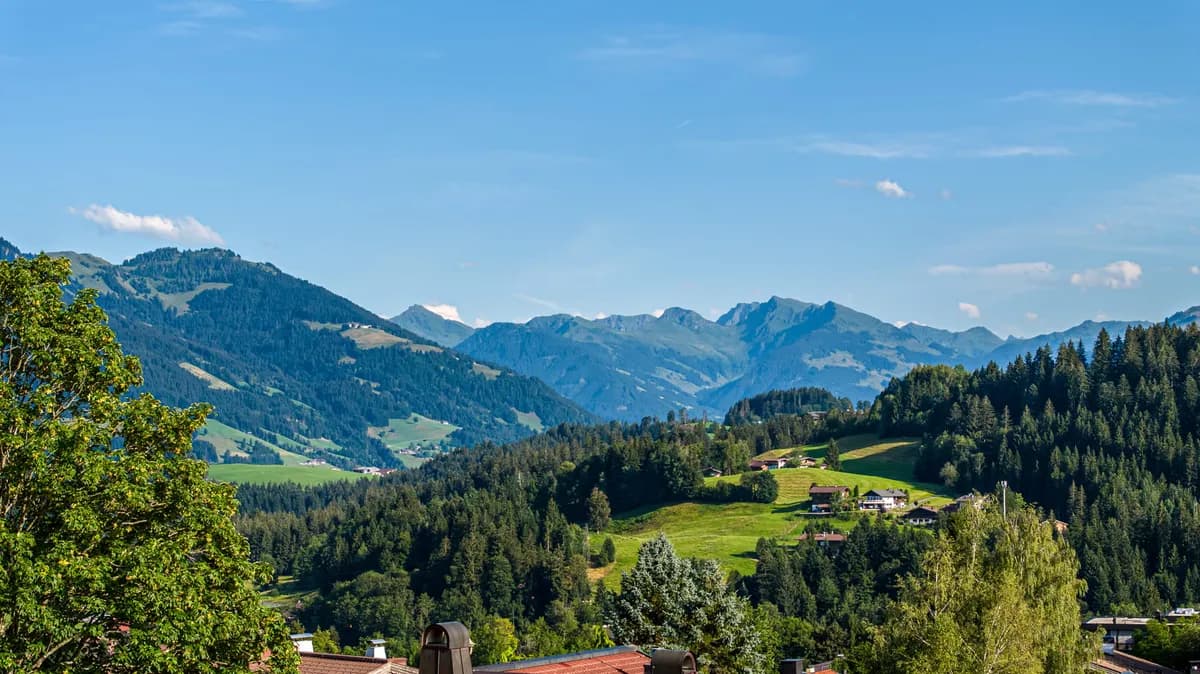 5-Zimmer-Immobilie kaufen in Kitzbühel – 990 m², € 10.000.000 – Bild 2 von 6
