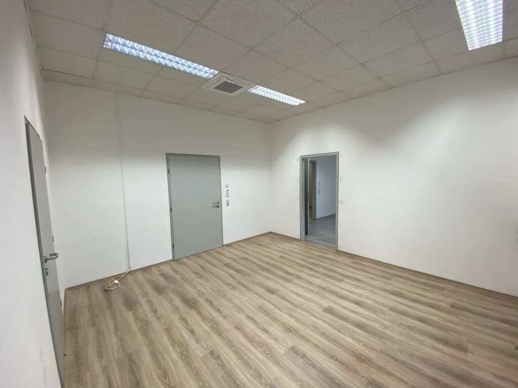 2-Zimmer-Gewerbeimmobilie mieten in Linz – 58 m², € 835 – Bild 6 von 9
