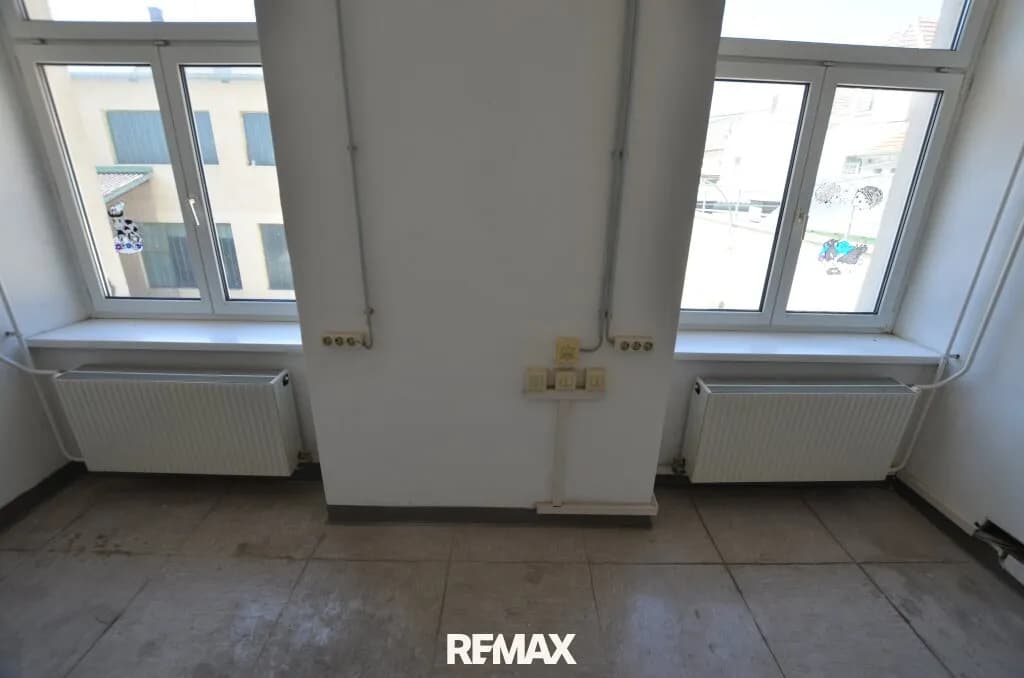 1-Zimmer-Gewerbeimmobilie mieten in Bruck an der Leitha – 20 m², € 123 – Bild 2 von 4