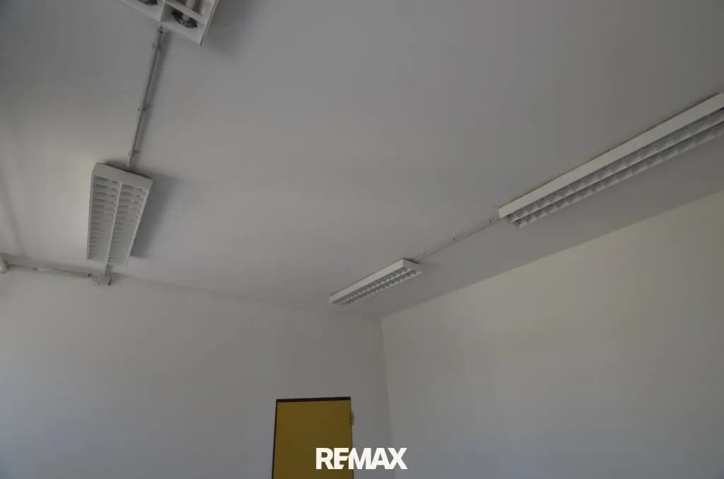 1-Zimmer-Gewerbeimmobilie mieten in Bruck an der Leitha – 20 m², € 123 – Bild 3 von 4
