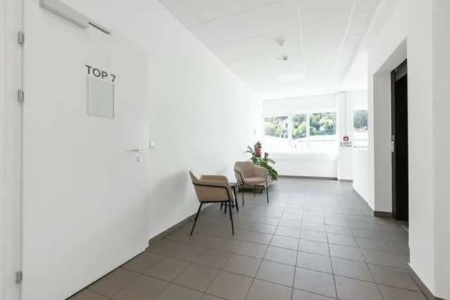4-Zimmer-Gewerbeimmobilie mieten in Tulln – 192 m², € 2.283 – Bild 9 von 21