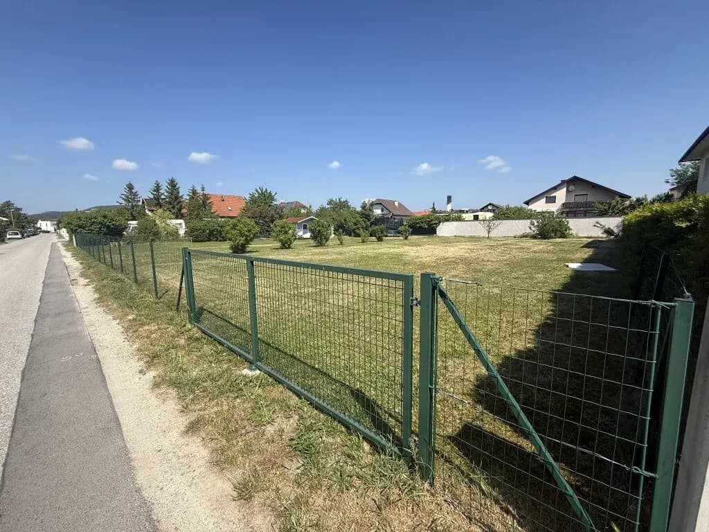 Grundstück kaufen in Baden – 1 175 m², € 493.500