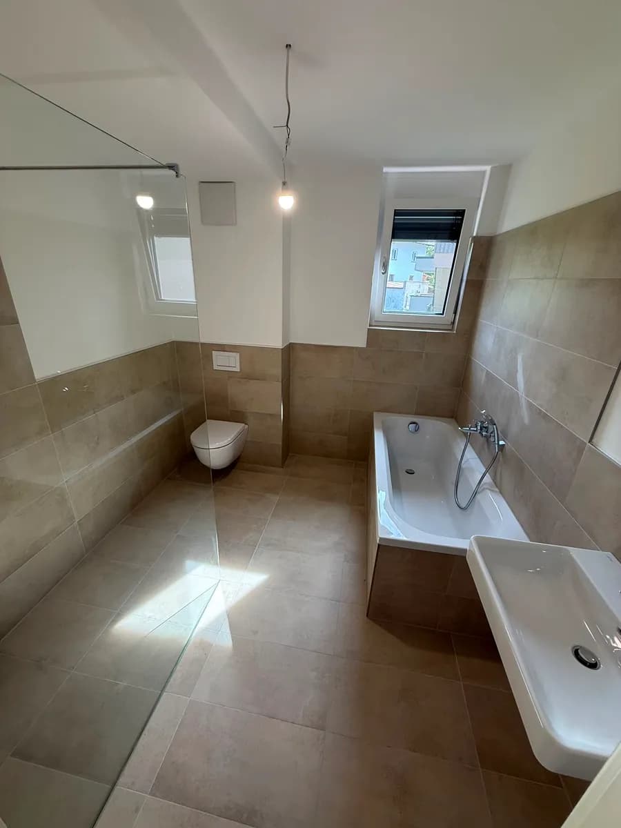 3-Zimmer-Wohnung mieten in Schwaz – 76 m², € 1.650 – Bild 2 von 9