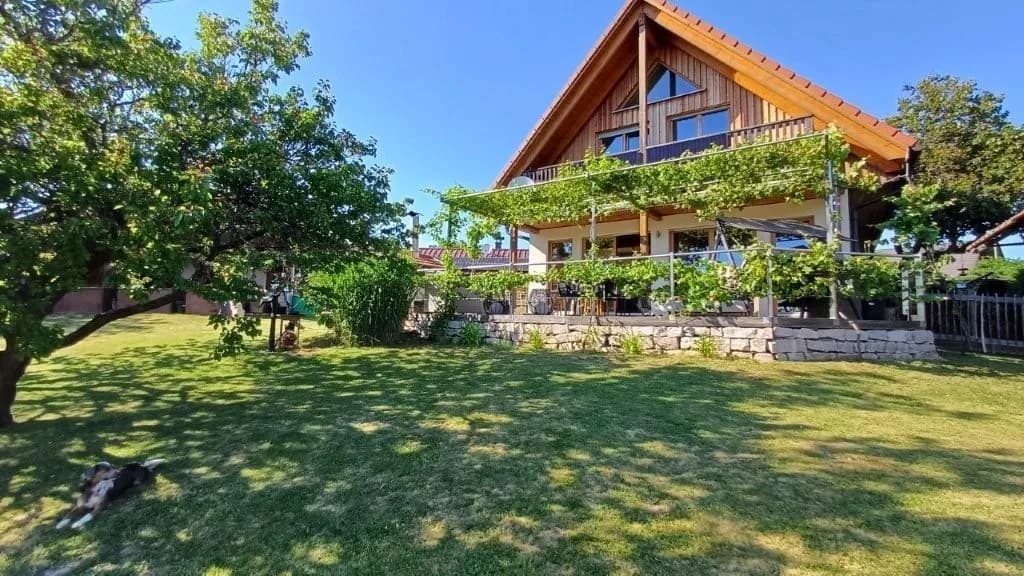 8-Zimmer-Gewerbeimmobilie kaufen in Güssing – 244 m², € 775.000 – Bild 1 von 85