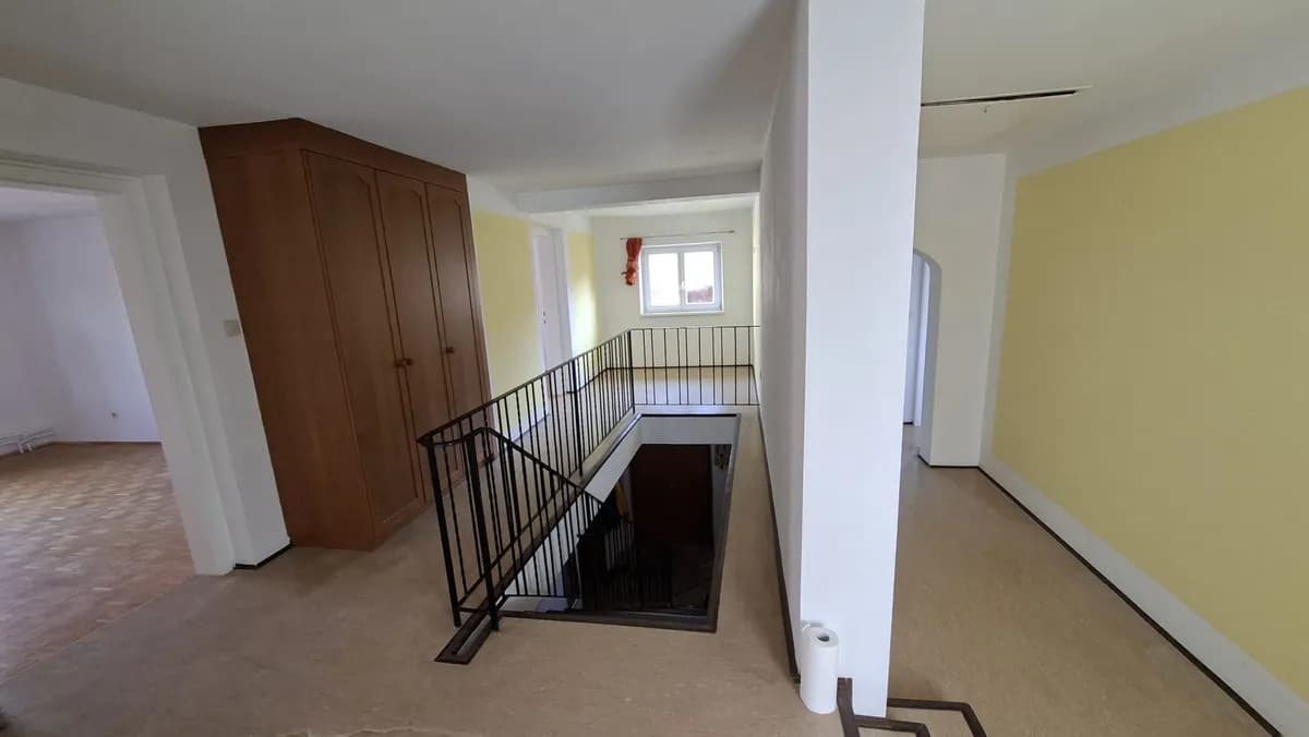 6-Zimmer-Haus mieten in Graz-Umgebung – 200 m², € 2.450 – Bild 2 von 7