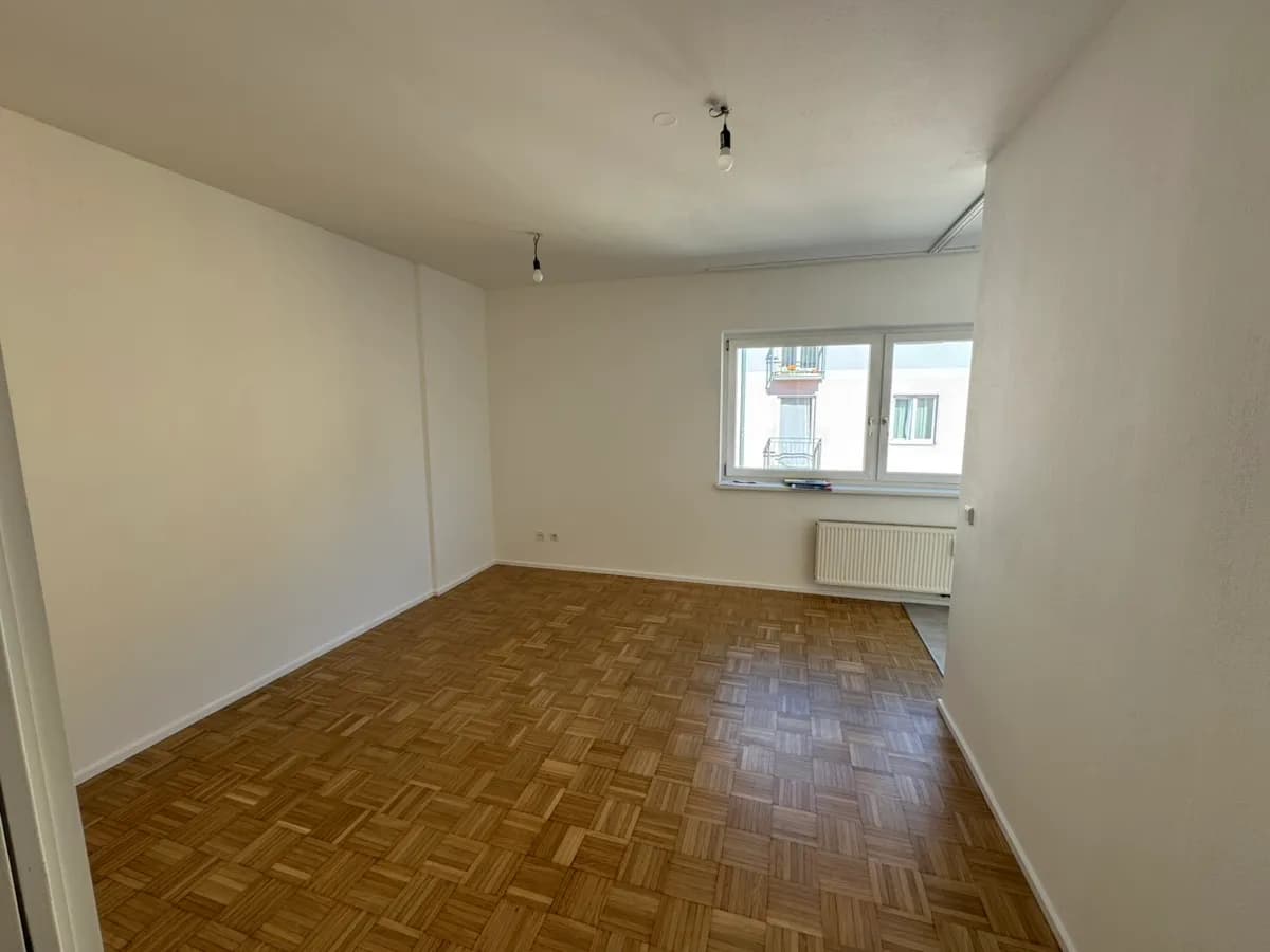 2-Zimmer-Wohnung mieten in Linz – 32 m², € 496 – Bild 2 von 9