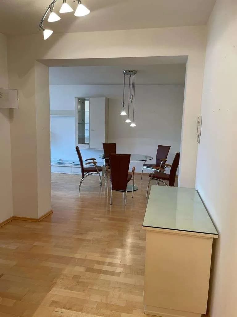 2-Zimmer-Wohnung mieten in Innsbruck – 60 m², € 1.200 – Bild 1 von 9