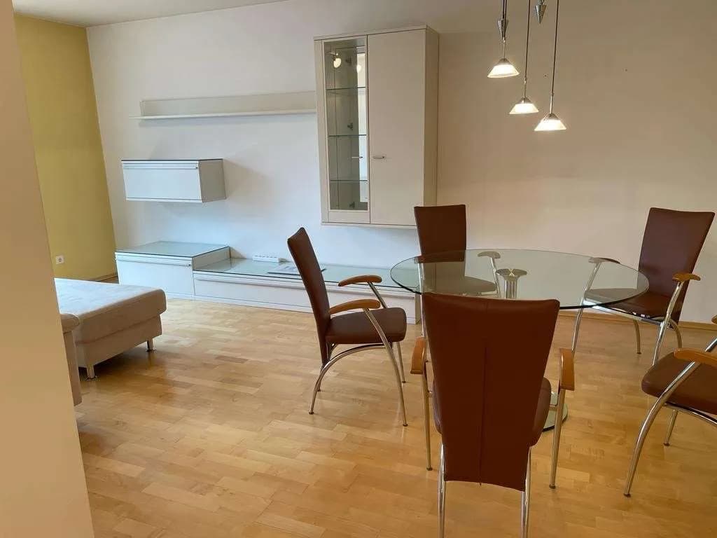 2-Zimmer-Wohnung mieten in Innsbruck – 60 m², € 1.200 – Bild 2 von 9