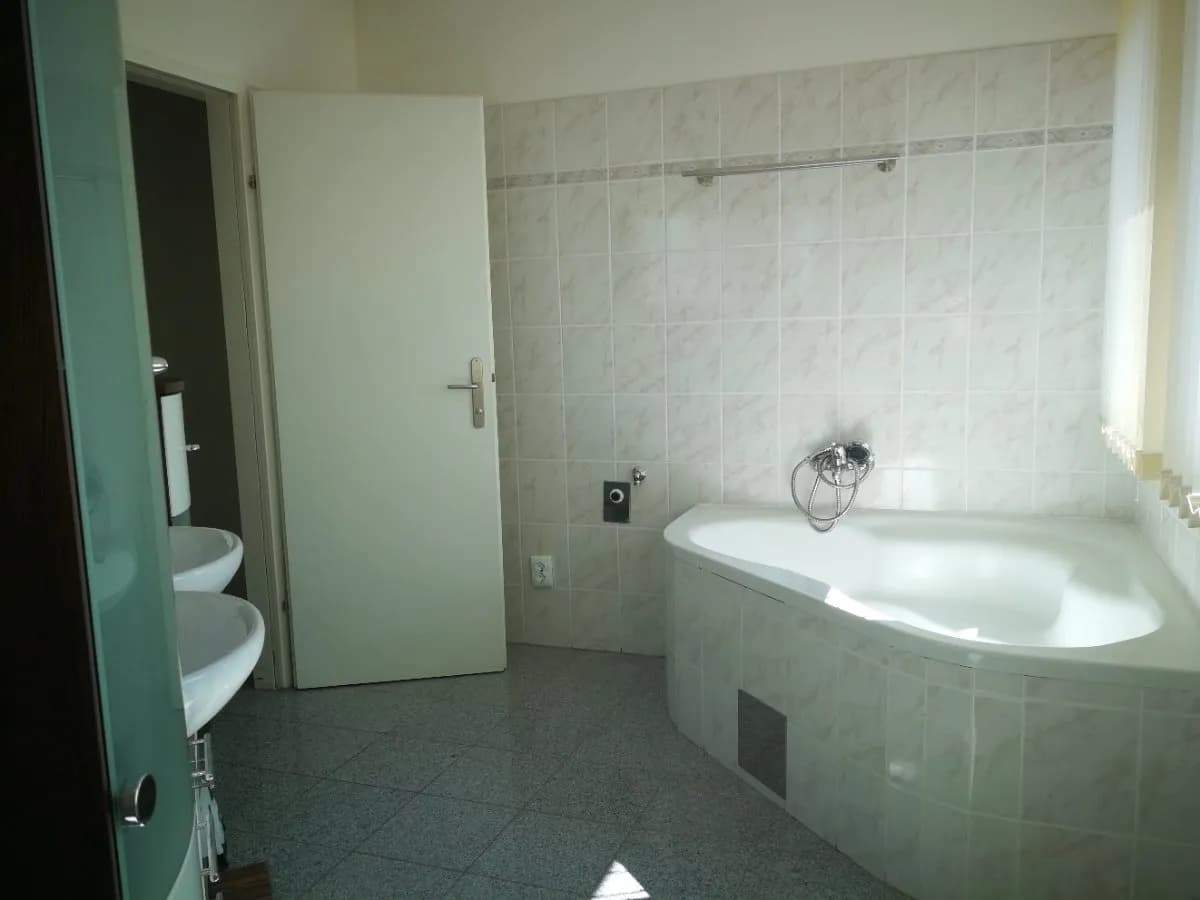 5-Zimmer-Wohnung mieten in Wien – 120 m², € 2.299 – Bild 36 von 39