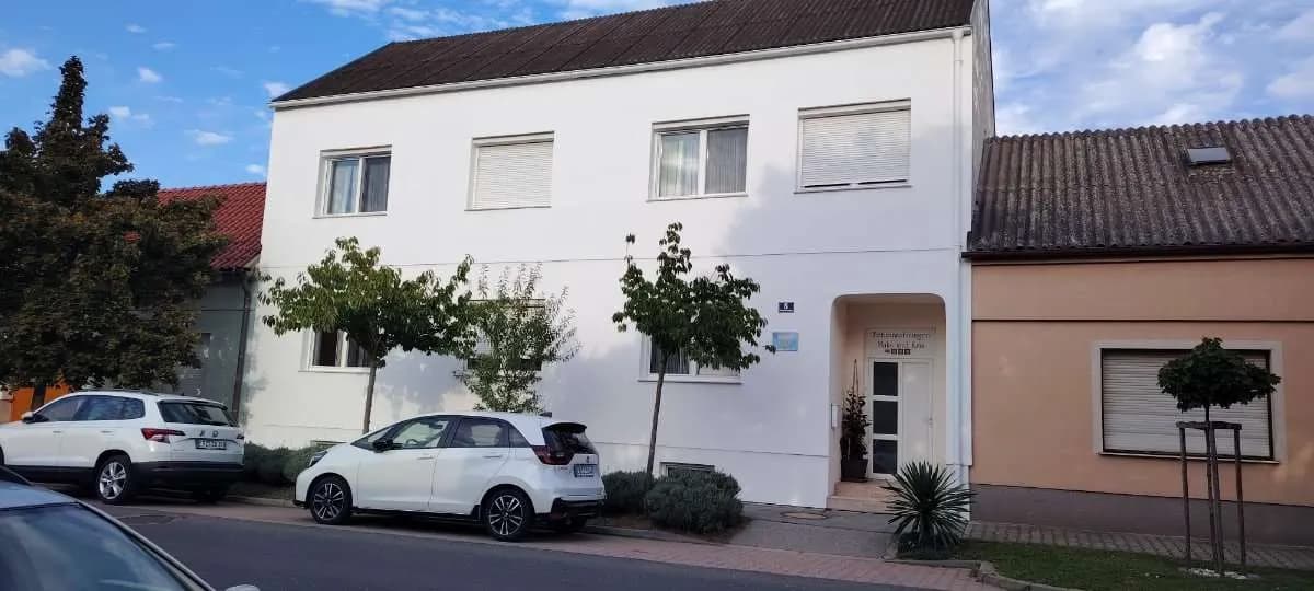 8-Zimmer-Gewerbeimmobilie kaufen in Neusiedl am See – 239 m², € 590.000 – Bild 2 von 34