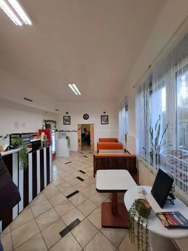 6-Zimmer-Gewerbeimmobilie mieten in Wien – 450 m², € 2.000 – Bild 3 von 11