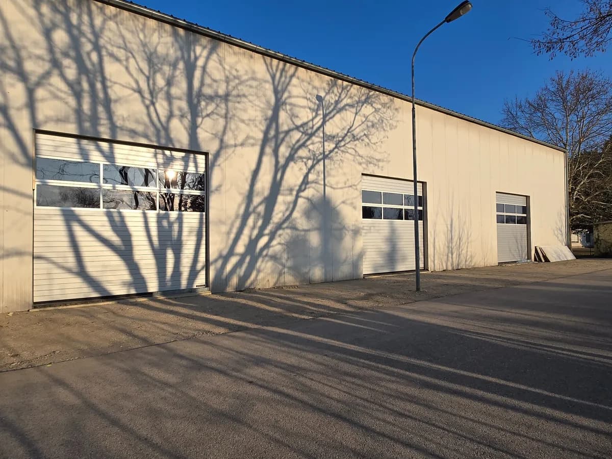 Gewerbeimmobilie kaufen in Baden – 3 780 m², € 3.750.000 – Bild 1 von 19