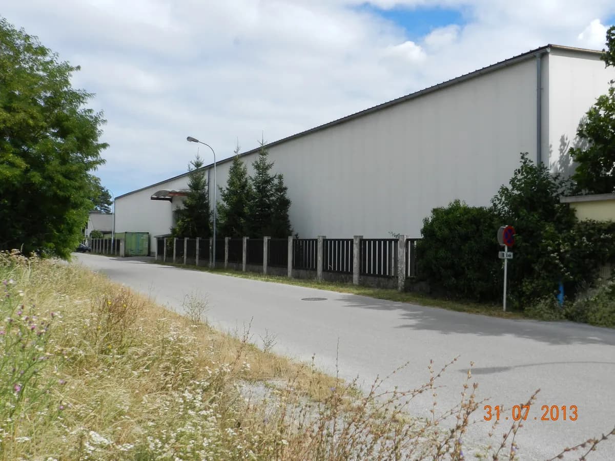 Gewerbeimmobilie kaufen in Baden – 3 780 m², € 3.750.000 – Bild 2 von 19