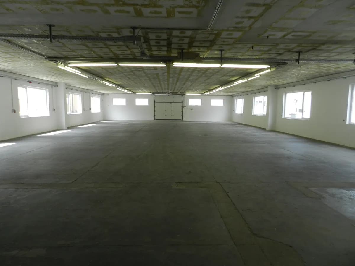 Gewerbeimmobilie kaufen in Baden – 3 780 m², € 3.750.000 – Bild 14 von 19