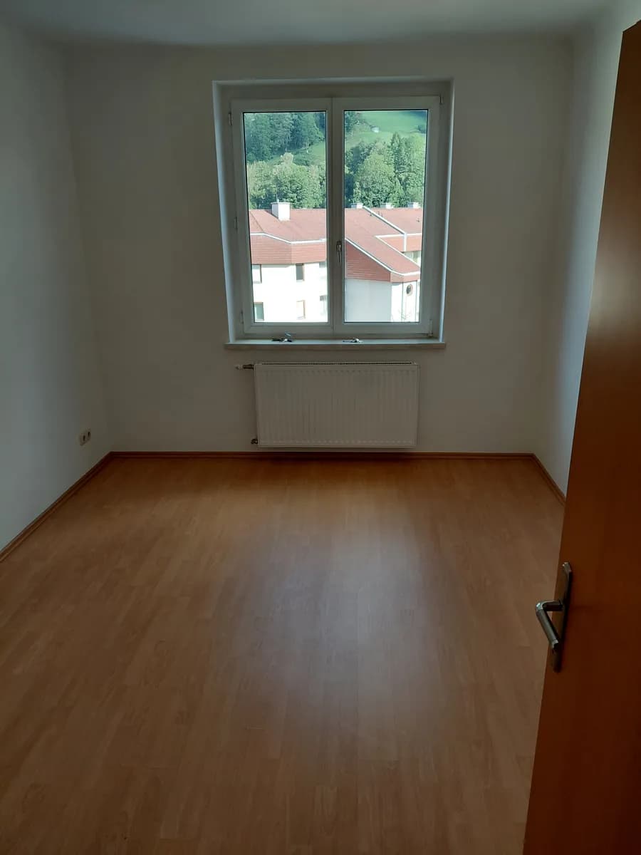 Wohnung mieten in Bruck-Mürzzuschlag – 71,5 m², € 540 – Bild 4 von 5