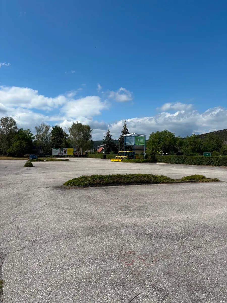 Immobilie kaufen in Baden – 1 500 m², € 200 – Bild 2 von 4