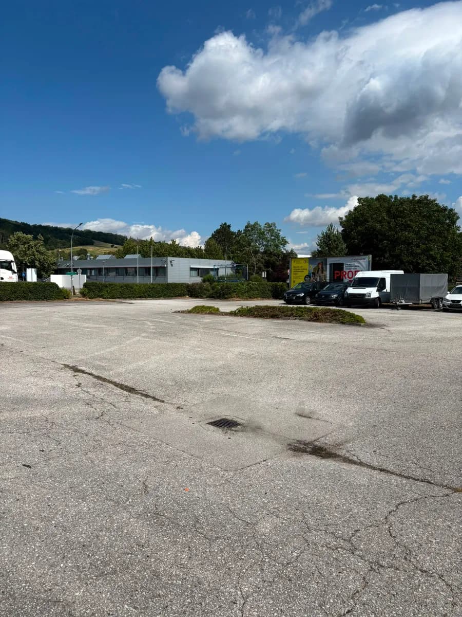 Immobilie kaufen in Baden – 1 500 m², € 200 – Bild 4 von 4